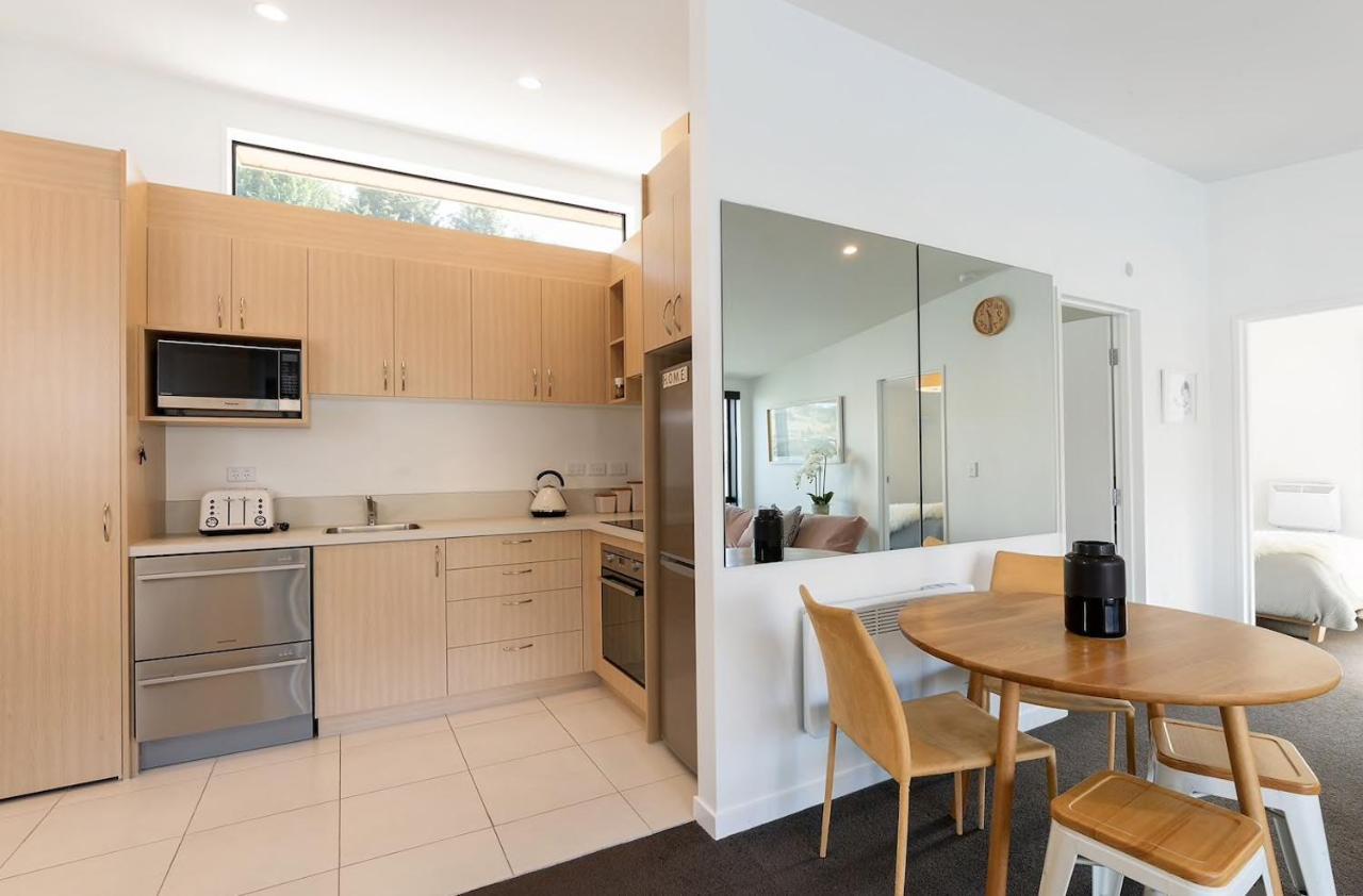 'Lakelife' Lake Front Apartment Queenstown Eksteriør bilde
